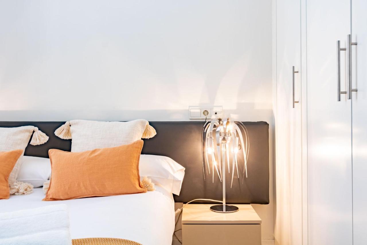 Angeles Santa Cruz Deluxe By Valcambre Apartment Seville Luaran gambar