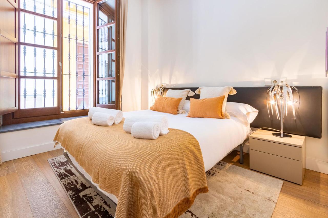 Angeles Santa Cruz Deluxe By Valcambre Apartment Seville Luaran gambar